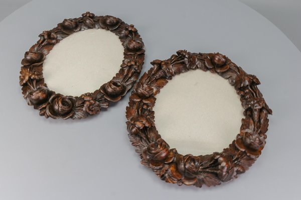 Oval Carved Walnut Picture Frames with Flowers, 1920s, Set of 2-KEG-1722827