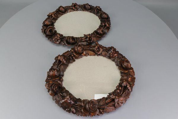 Oval Carved Walnut Picture Frames with Flowers, 1920s, Set of 2-KEG-1722827