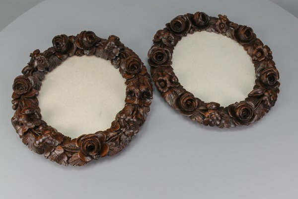 Oval Carved Walnut Picture Frames with Flowers, 1920s, Set of 2-KEG-1722827