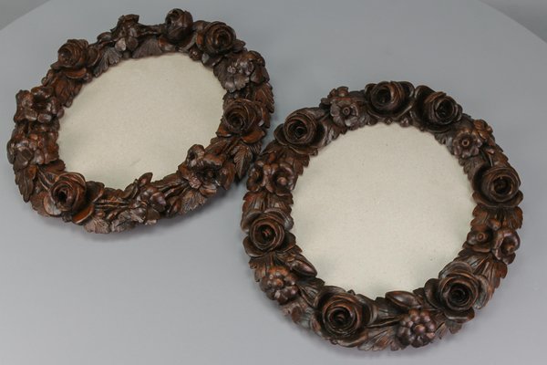 Oval Carved Walnut Picture Frames with Flowers, 1920s, Set of 2-KEG-1722827