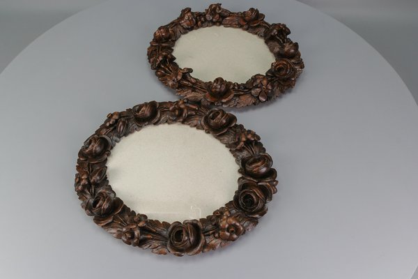 Oval Carved Walnut Picture Frames with Flowers, 1920s, Set of 2-KEG-1722827