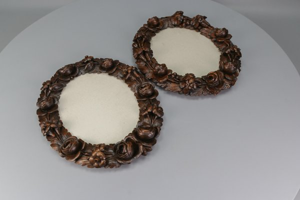 Oval Carved Walnut Picture Frames with Flowers, 1920s, Set of 2-KEG-1722827