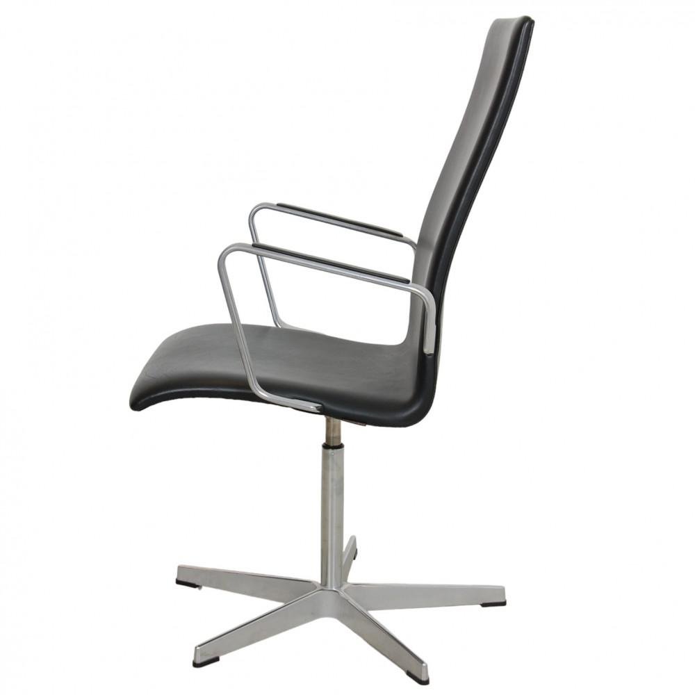 Oxford Chair in Black Leather by Arne Jacobsen