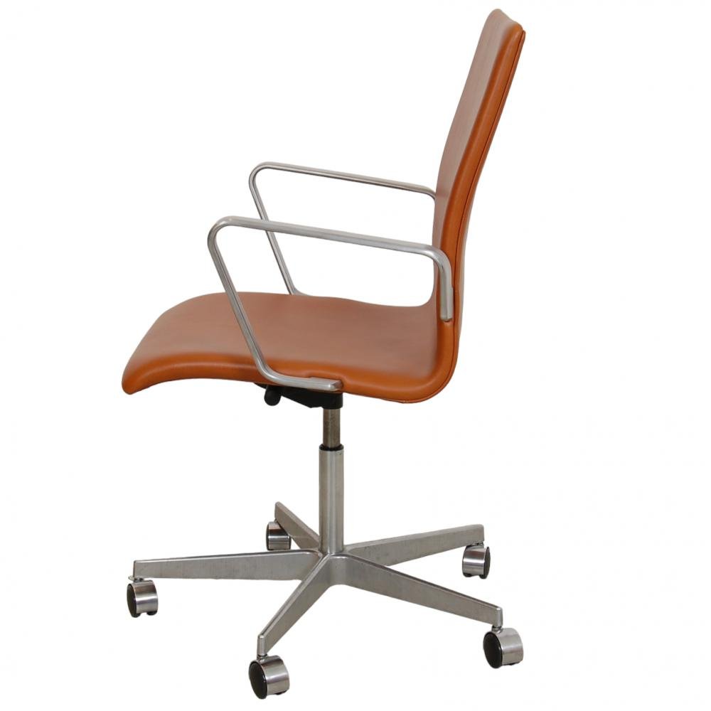 Oxford Office Chair in Walnut Aniline Leather by Arne Jacobsen, 2000s