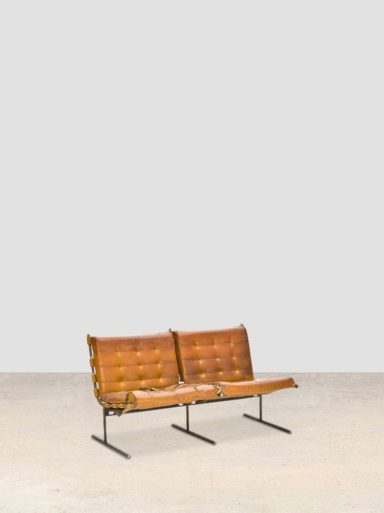 Oxford Sofa by Jorge Zalzsupin