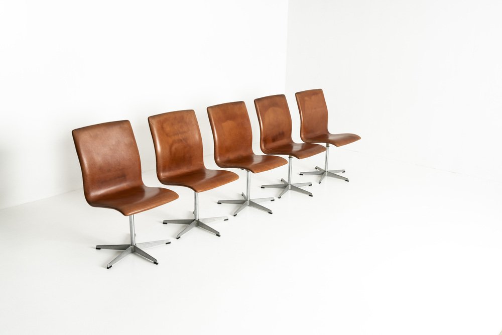 Oxford Swivel Chairs in Brown Leather by Arne Jacobsen, Denmark, 1965, Set of 5