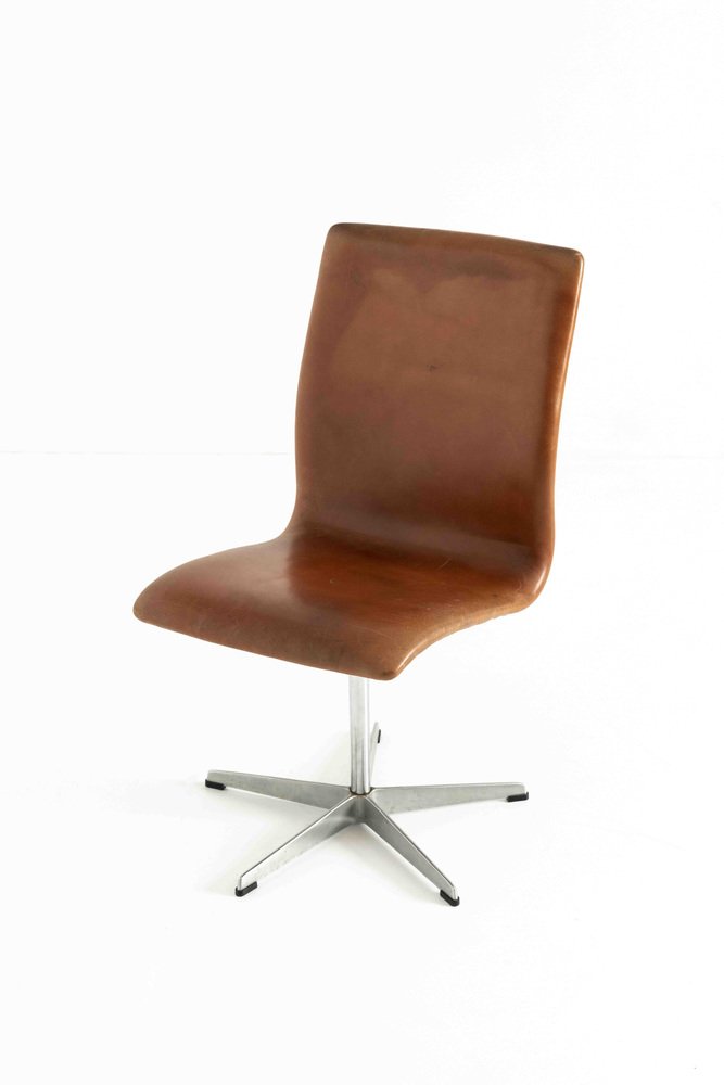 Oxford Swivel Chairs in Brown Leather by Arne Jacobsen, Denmark, 1965, Set of 5