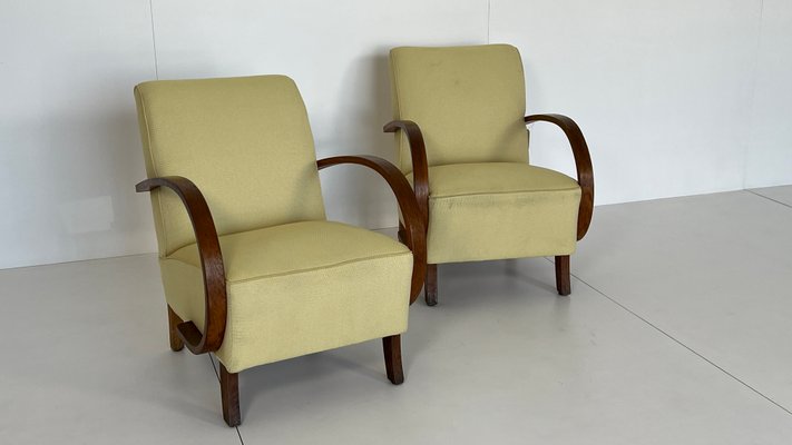 Padded Armrest Chair by Jindřich Halabala, 1950-RUC-1424577