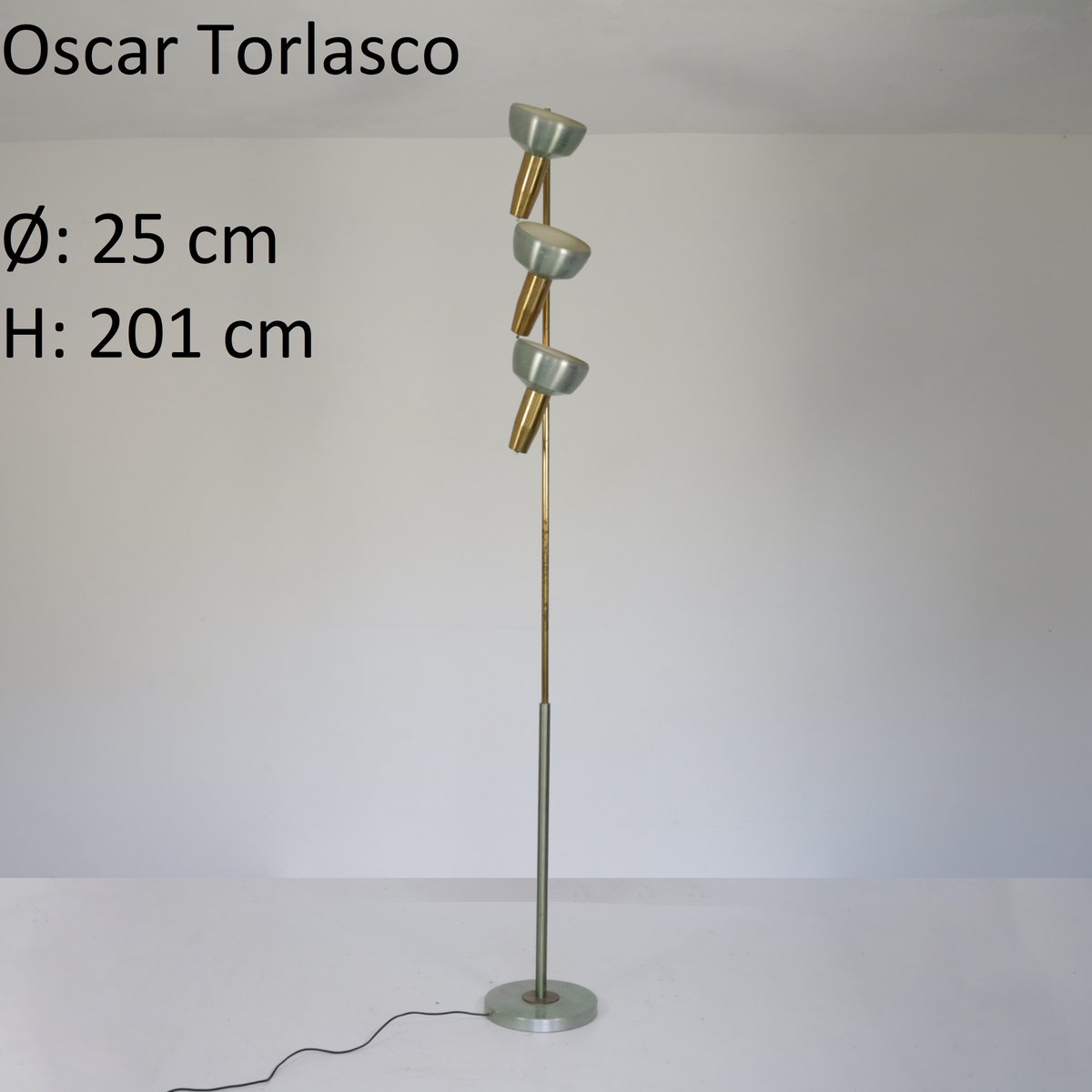 Painted Aluminum Ground Lamp from Oscar Torlasco