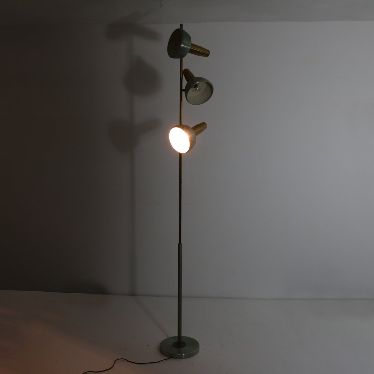 Painted Aluminum Ground Lamp from Oscar Torlasco