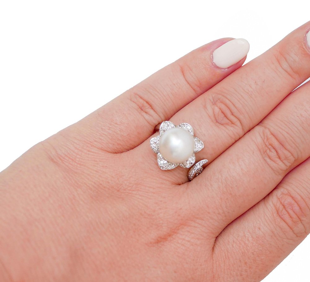 Pearl, Diamonds, 18 Karat White Gold Ring