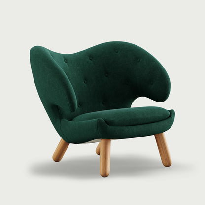 THE PELICAN CHAIR (With Buttons) — Vidar | 1062 / Oak Dark Oil
