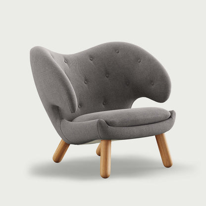 THE PELICAN CHAIR (With Buttons) — Vidar | 152 / Oak Dark Oil