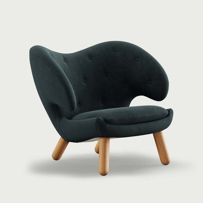 THE PELICAN CHAIR (With Buttons) — Vidar | 182 / Oak Dark Oil