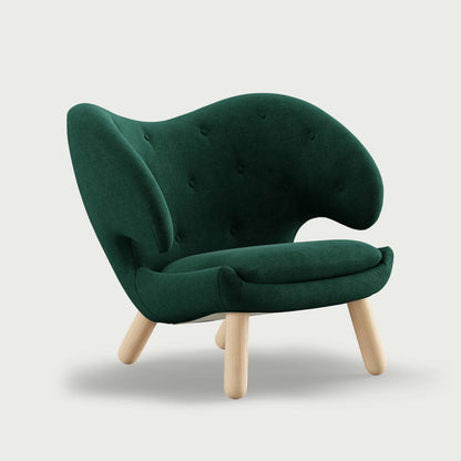 THE PELICAN CHAIR (With Buttons) — Vidar | 1062 / Oak Clear Oil