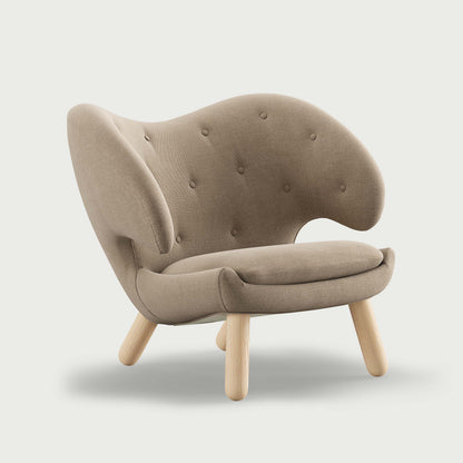 THE PELICAN CHAIR (With Buttons) — Vidar | 222 / Oak Clear Oil