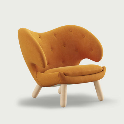 THE PELICAN CHAIR (With Buttons) — Vidar | 472 / Oak Clear Oil
