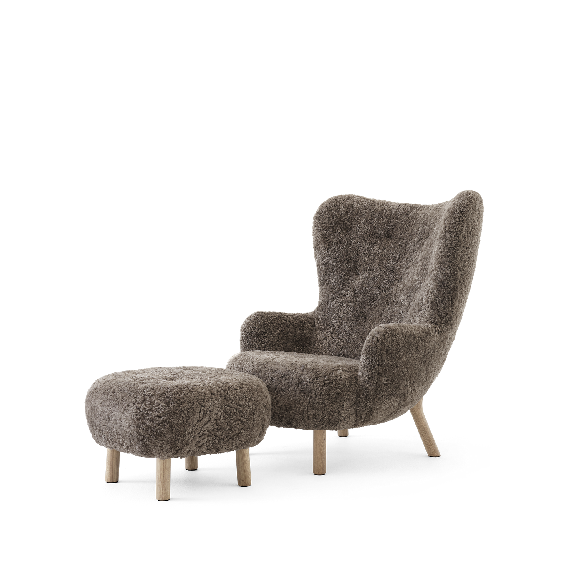 Petra VB3 Armchair by &tradition #Sheepskin Sahara/Oiled Oak Incl. ATD1 Puff