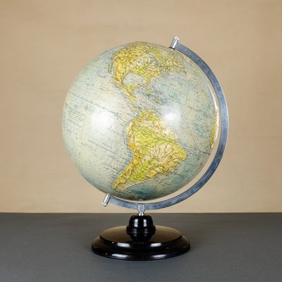 Physical Globe with Relief from Paul Räth Nachf. KG, Leipzig, 1957-YGX-746561