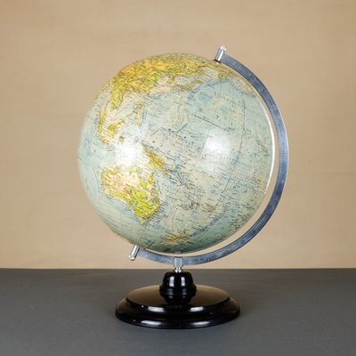 Physical Globe with Relief from Paul Räth Nachf. KG, Leipzig, 1957-YGX-746561