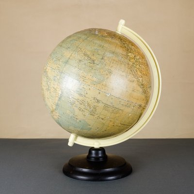 Physical Globe with Relief from Paul Räth Nachf. KG, Leipzig, 1964-YGX-746564