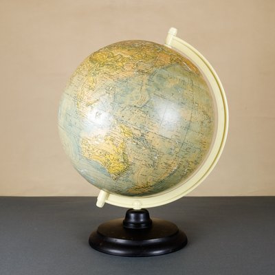 Physical Globe with Relief from Paul Räth Nachf. KG, Leipzig, 1964-YGX-746564