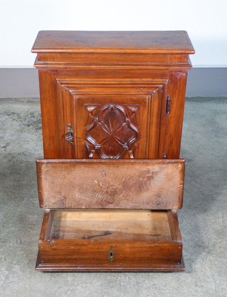 Piedmontese Walnut Kneeler, 18th Century