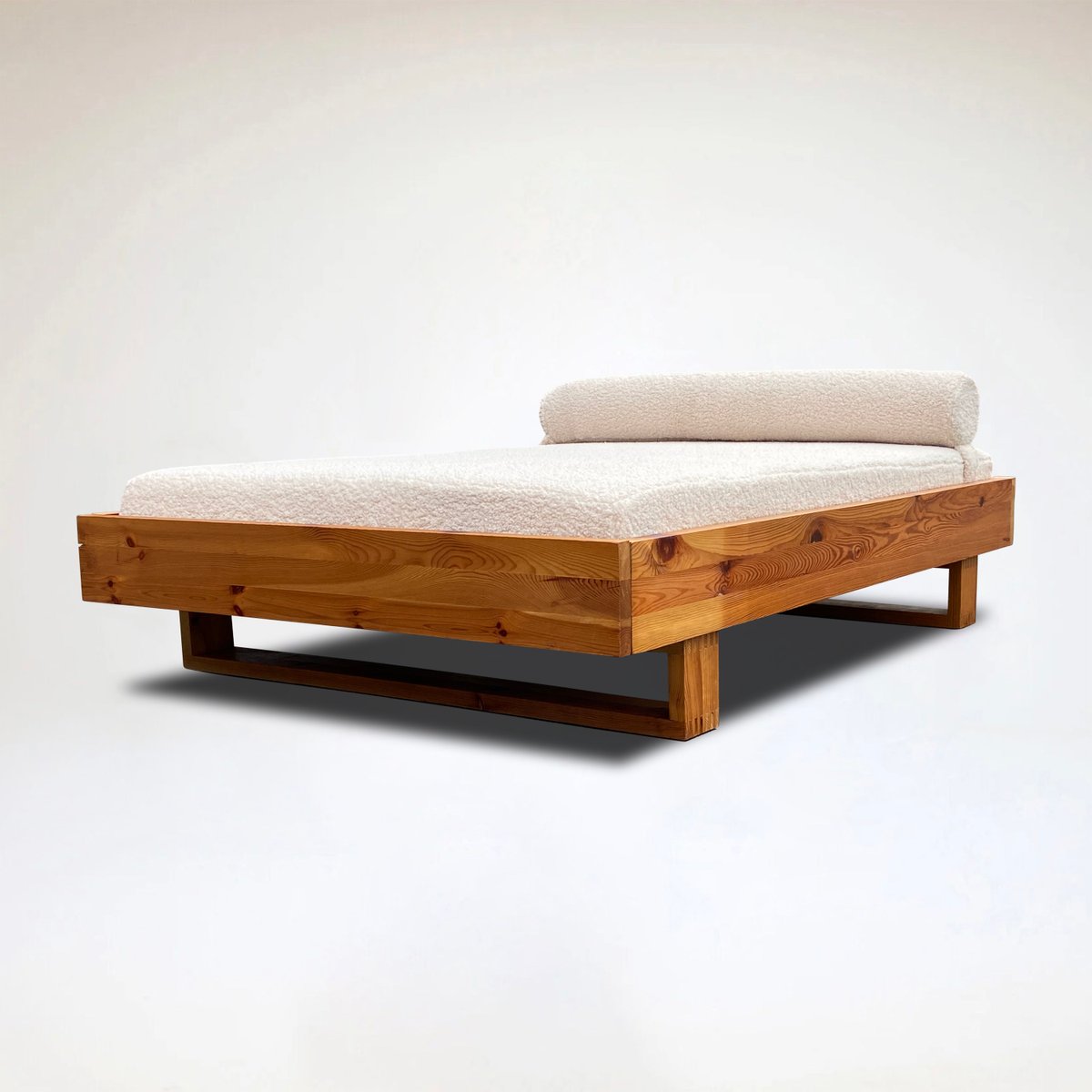 Pine and Bouclé Daybed by Ate Van Apeldoorn for Houtwerk Hattem, 1970s