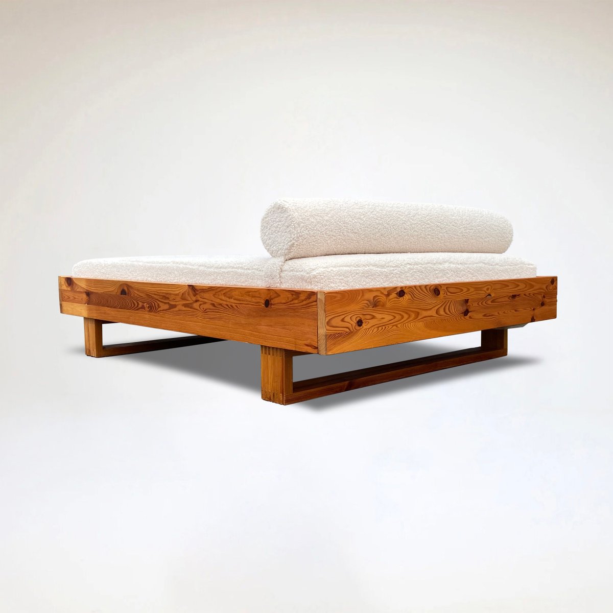 Pine and Bouclé Daybed by Ate Van Apeldoorn for Houtwerk Hattem, 1970s