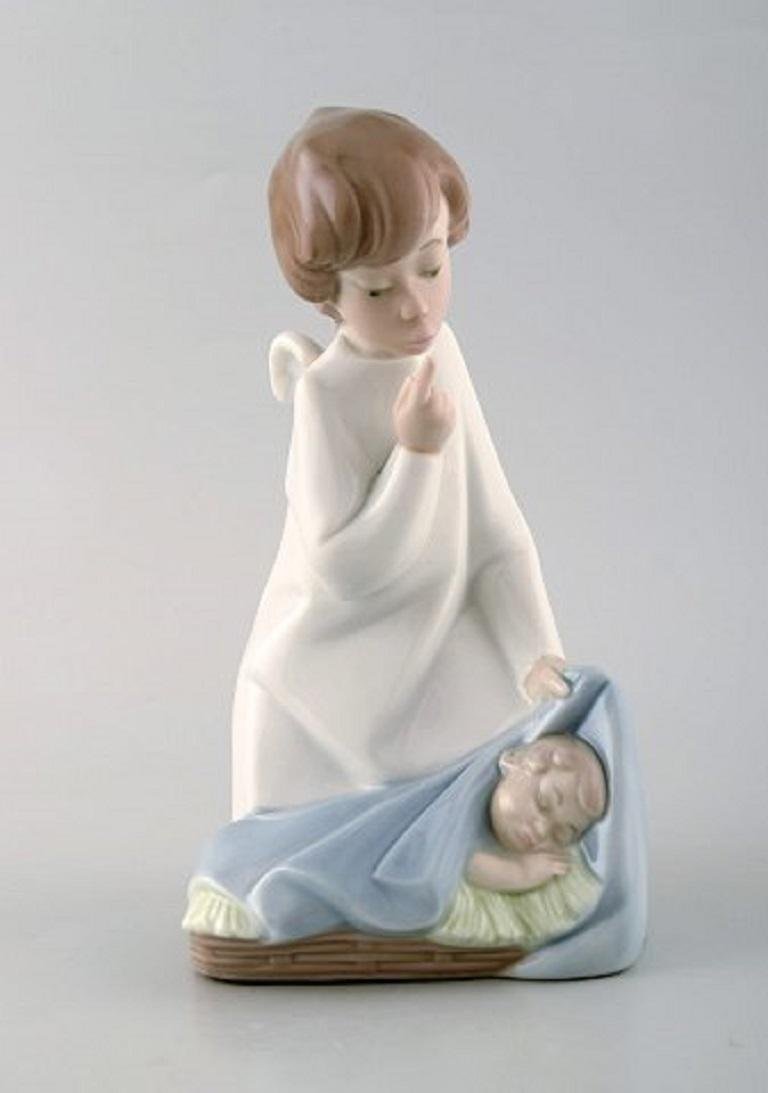 Porcelain Figures from Nao and Lladro, Set of 3