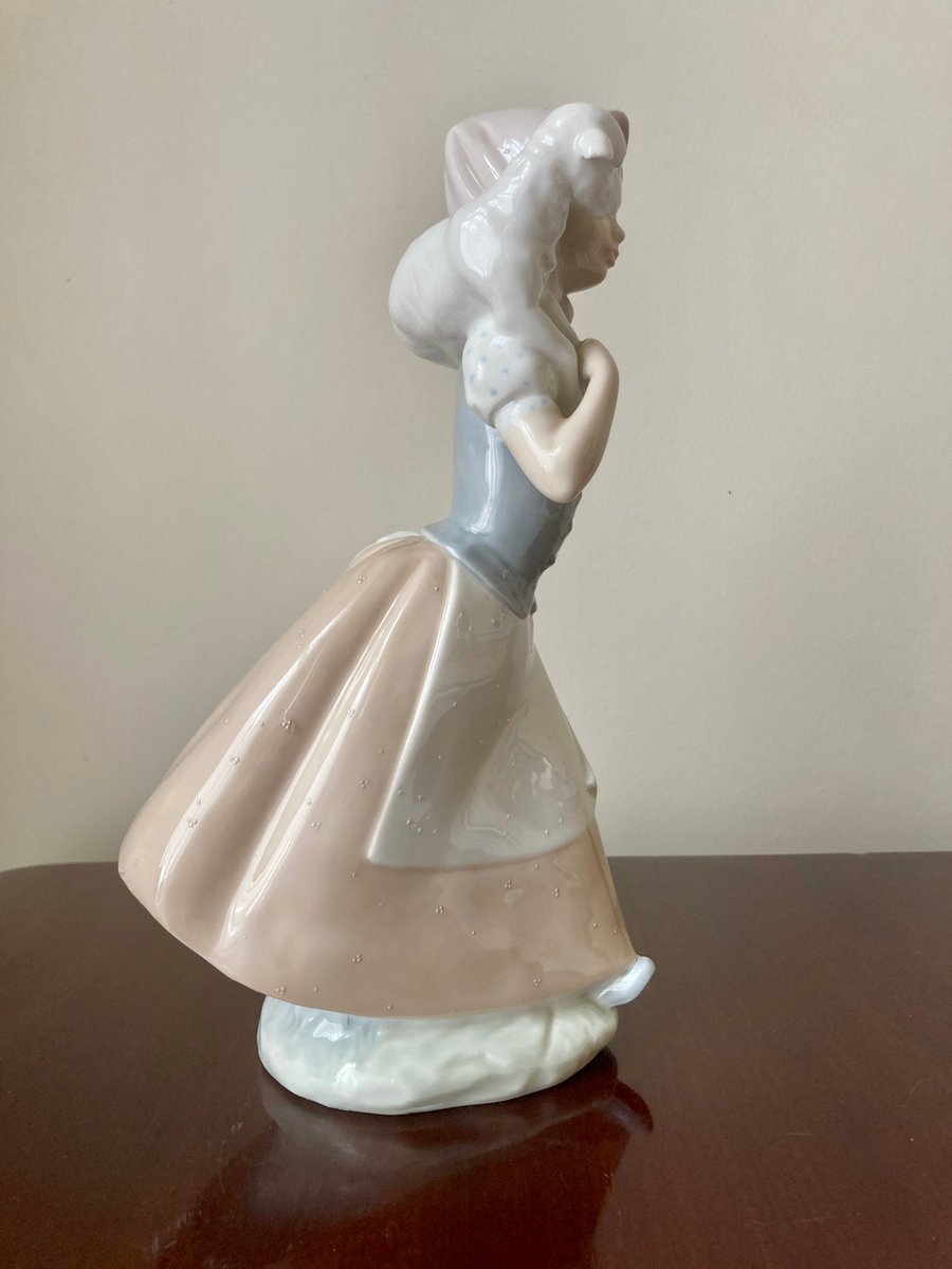 Porcelain Girl with Lam from Nao Lladro, 1970s