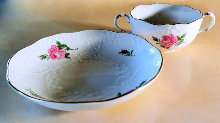 Porcelain Rose Broth Cups & Saucers with Embossed Decorations from Meissen, Set of 24-QRS-1138520