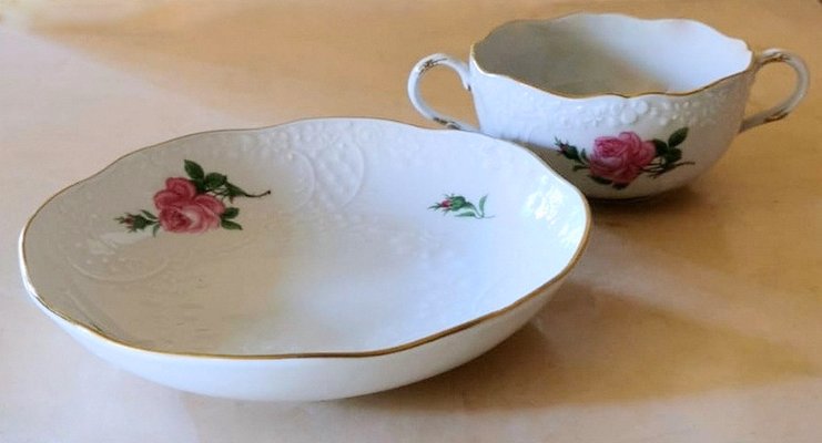 Porcelain Rose Broth Cups & Saucers with Embossed Decorations from Meissen, Set of 24-QRS-1138520