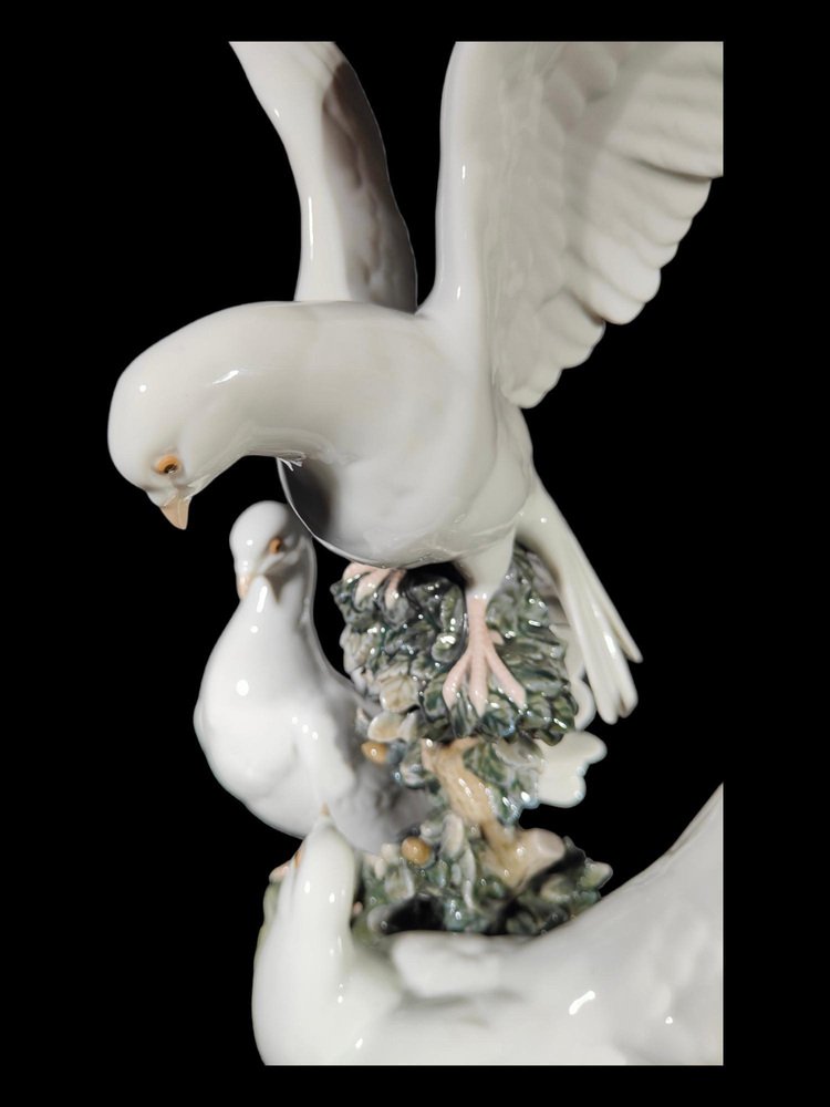 Porcelain Sculpture with Doves from Lladro, 1970s