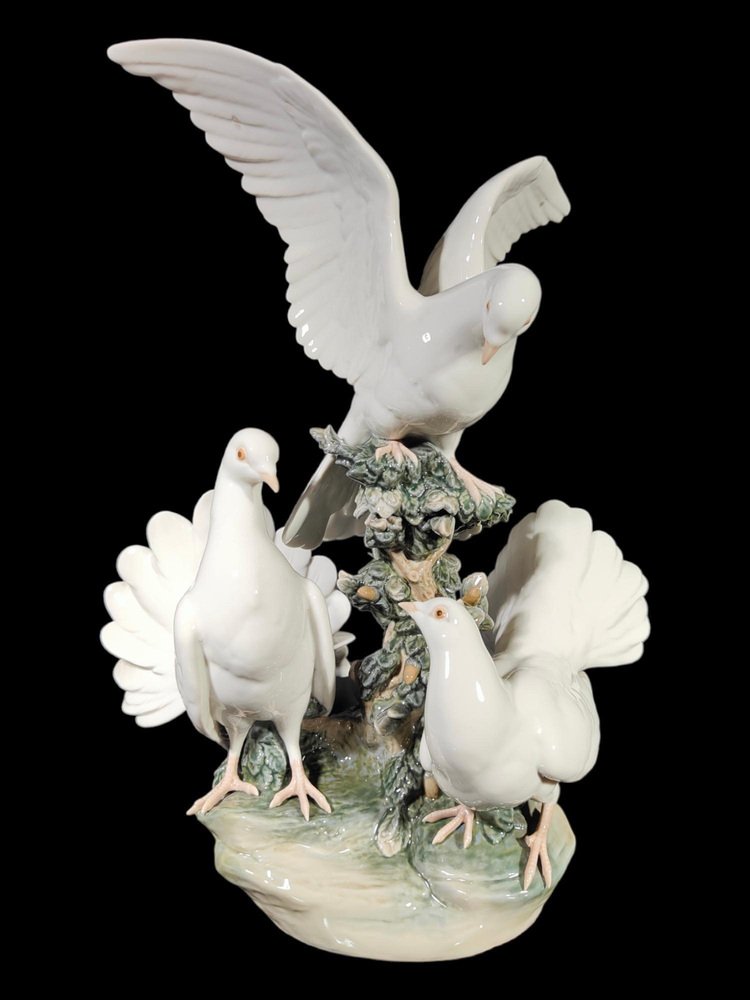 Porcelain Sculpture with Doves from Lladro, 1970s