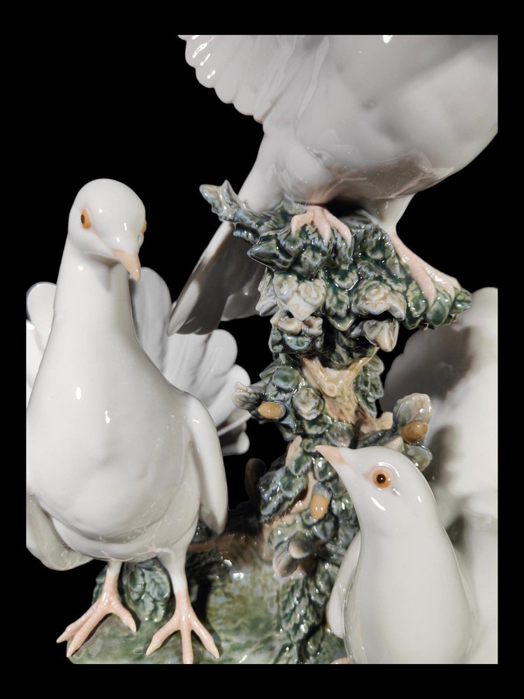 Porcelain Sculpture with Doves from Lladro, 1970s