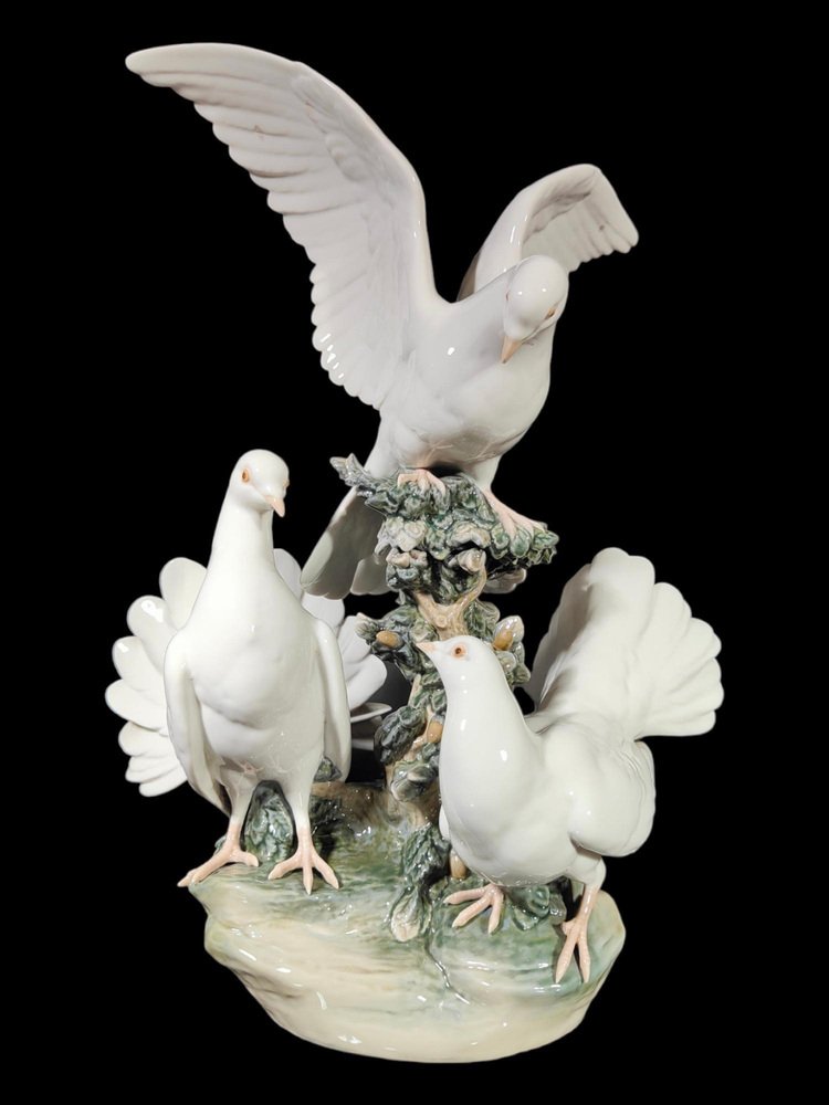 Porcelain Sculpture with Doves from Lladro, 1970s