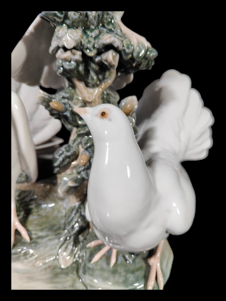 Porcelain Sculpture with Doves from Lladro, 1970s