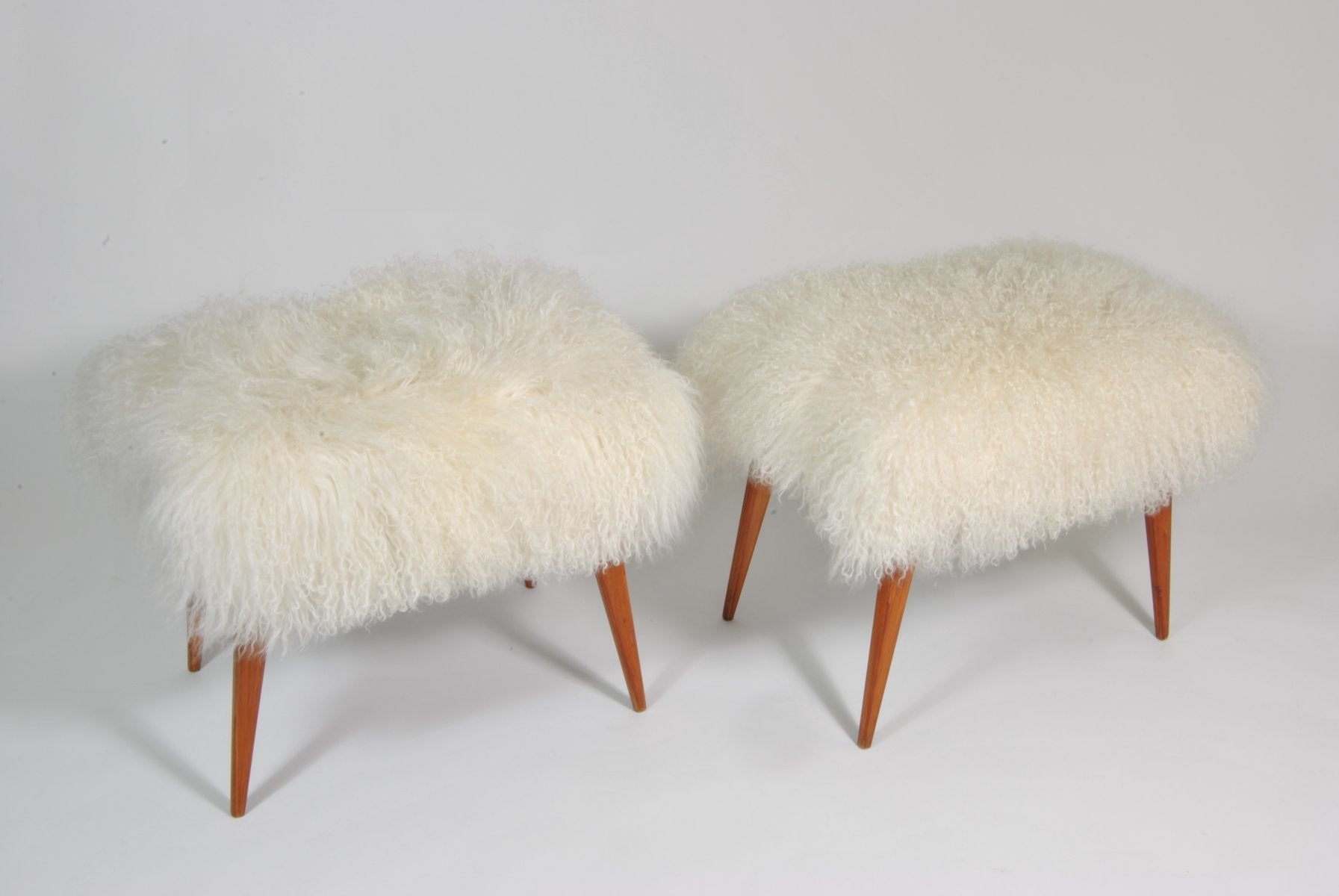 Poufs in White Mongolian Leather, Italy, 1950s, Set of 2