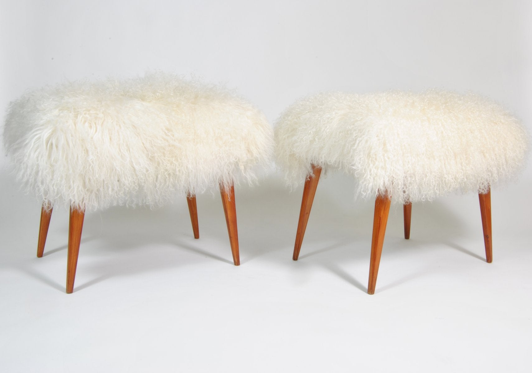 Poufs in White Mongolian Leather, Italy, 1950s, Set of 2