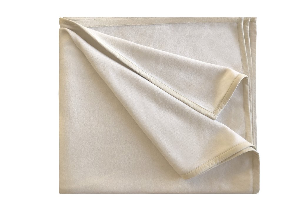 Pure White Cashmere and Silk Throw by Chiara Mennini for Midsummer-Milano