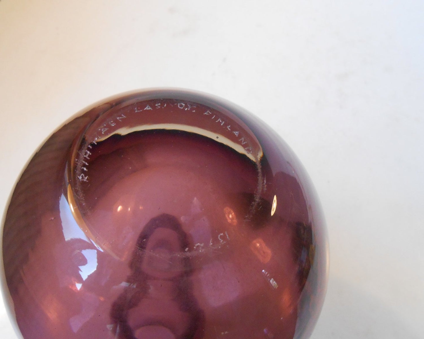 Purple Spherical Glass Vase by Nanny Still for Riihimäen Laso Oy, 1950s