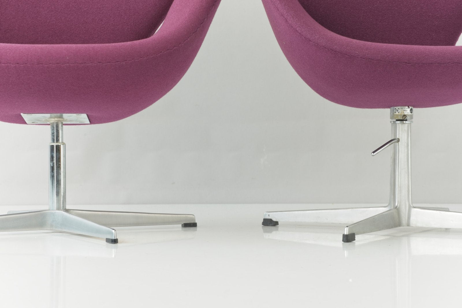 Purple Swan Armchair by Arne Jacobsen for Fritz Hansen, Denmark, 1958