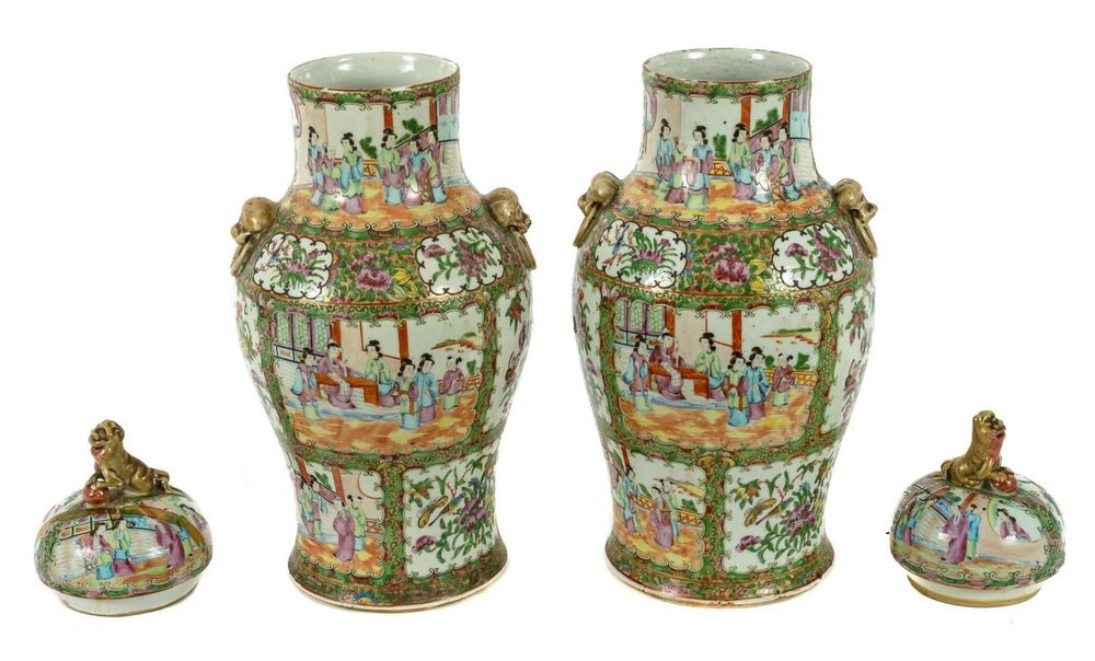 Qing Dynasty Cantónese Famille Rose Porcelain Jars, China, 19th Century, Set of 2