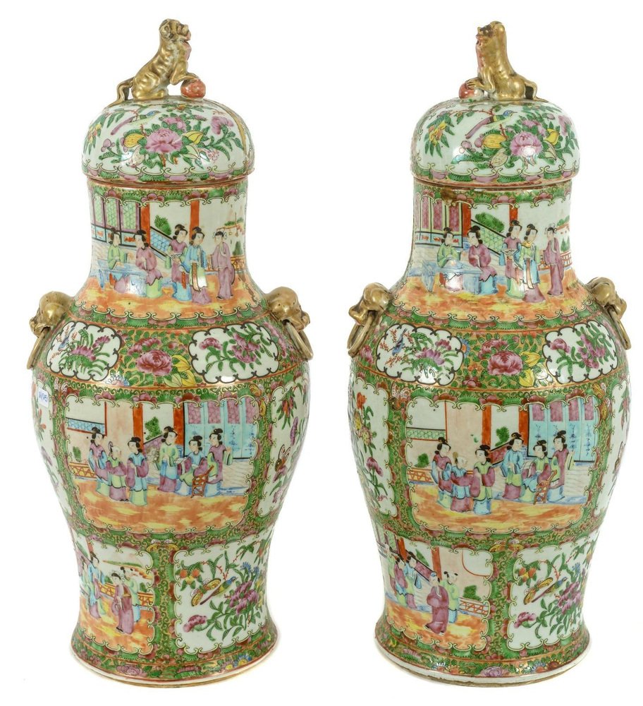 Qing Dynasty Cantónese Famille Rose Porcelain Jars, China, 19th Century, Set of 2