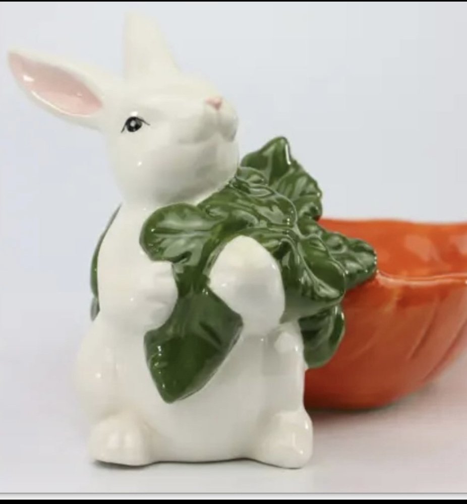 Rabbit with Carrot Container by Hoff interieur