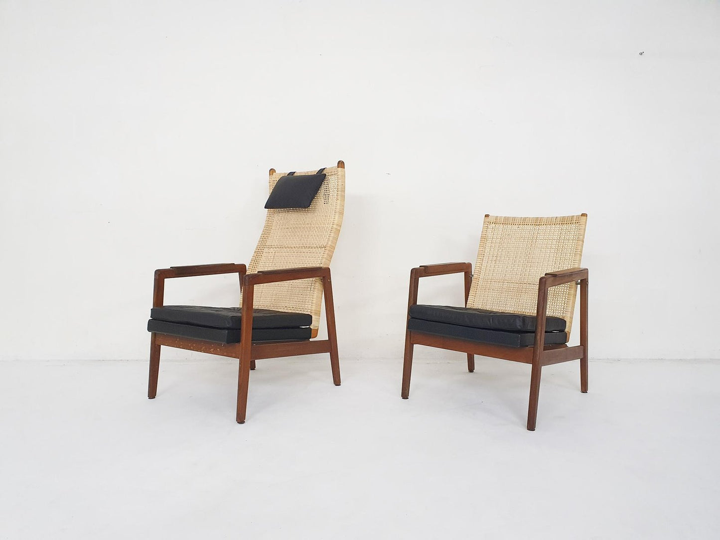 Rattan and Leather Low-Back Lounge Chair by P. J. Muntendam for Gebrüder Jonkers, Netherlands, 1950s