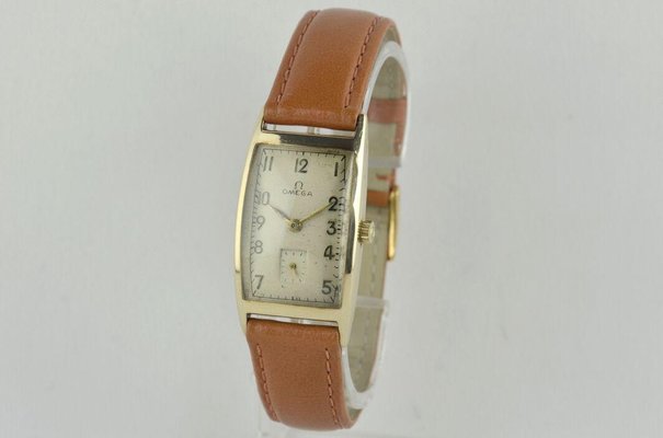 Rectangular Gold Case Watch from Omega, 1940s-LOB-692431