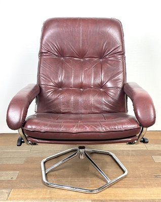 Red Leather and Chrome Armchair-QFU-1749482