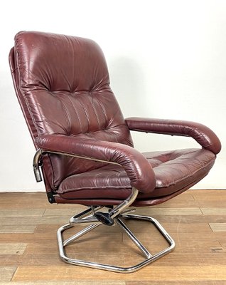 Red Leather and Chrome Armchair-QFU-1749482